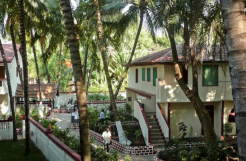 Badala Park Hotel Kotu Bagian luar foto