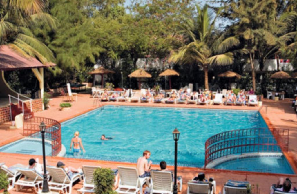 Badala Park Hotel Kotu Bagian luar foto