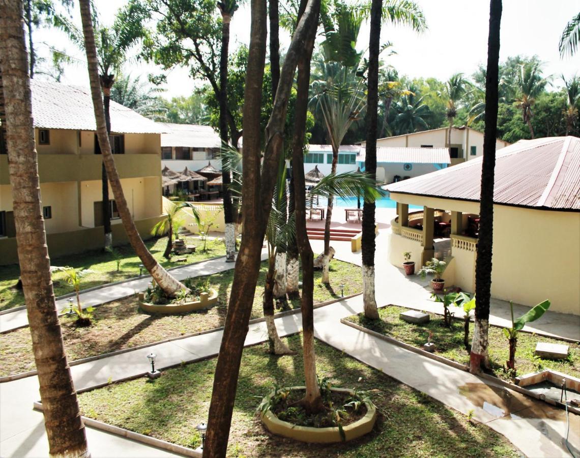 Badala Park Hotel Kotu Bagian luar foto