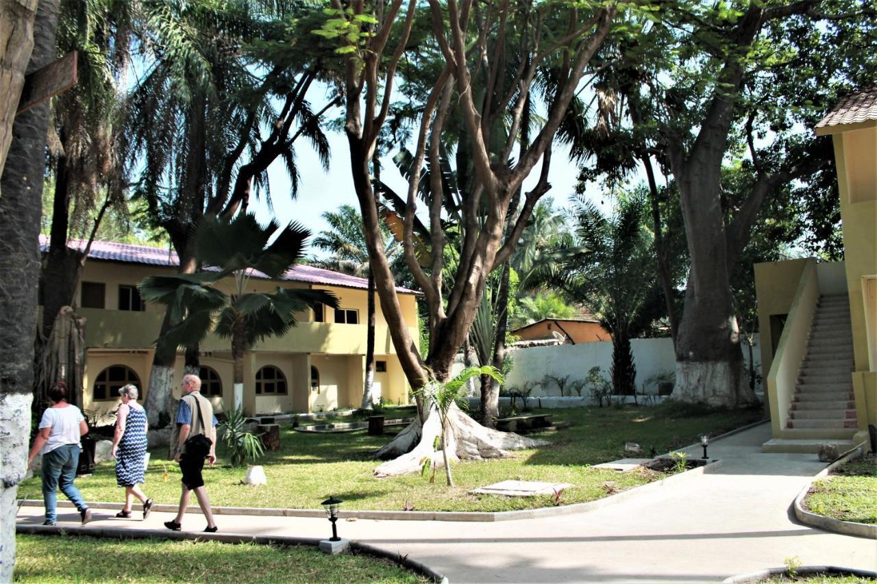 Badala Park Hotel Kotu Bagian luar foto
