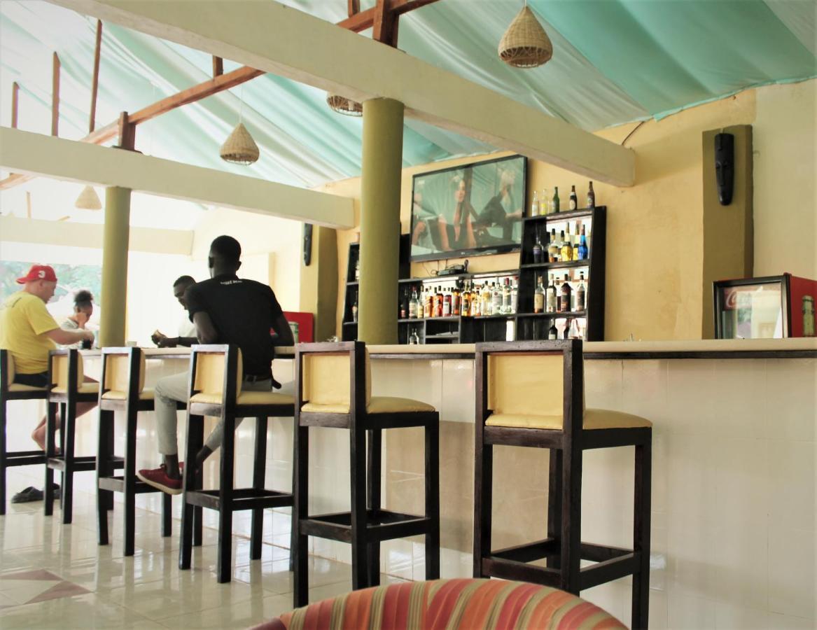 Badala Park Hotel Kotu Bagian luar foto