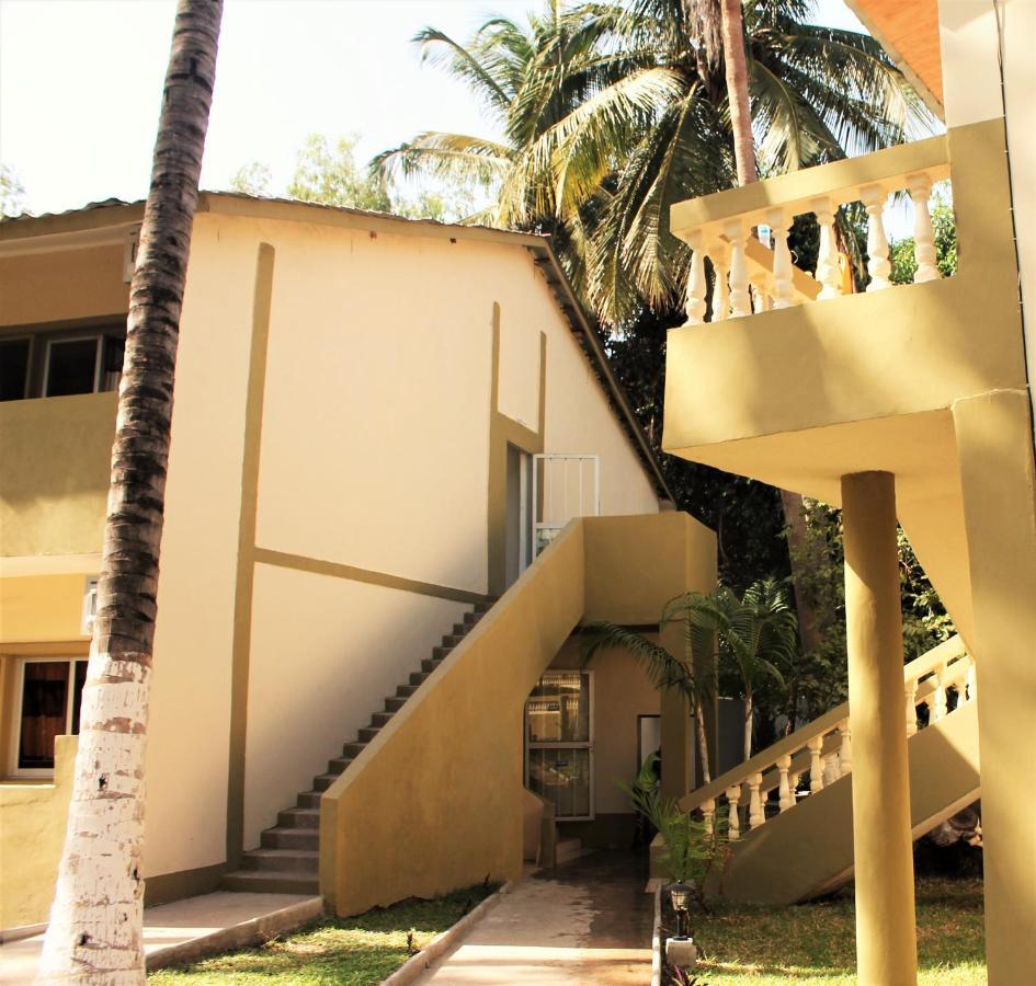 Badala Park Hotel Kotu Bagian luar foto