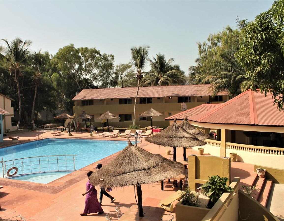 Badala Park Hotel Kotu Bagian luar foto