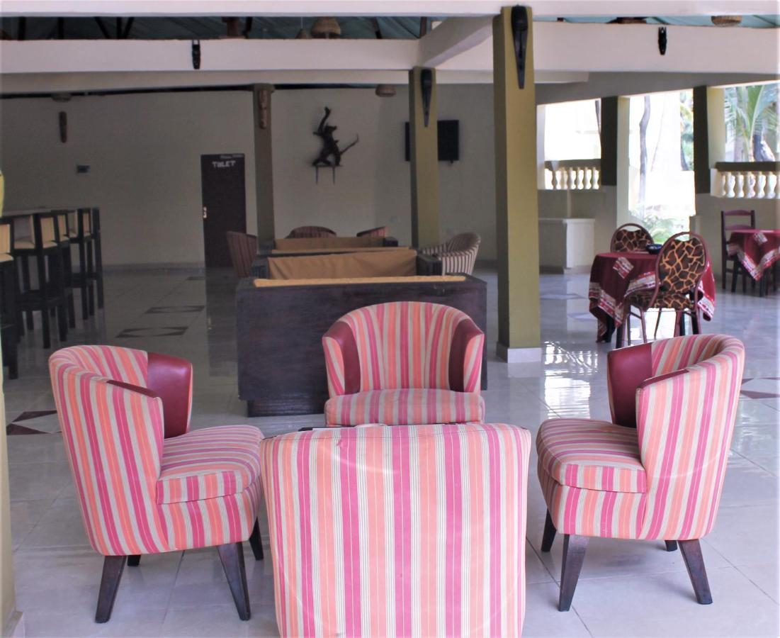 Badala Park Hotel Kotu Bagian luar foto